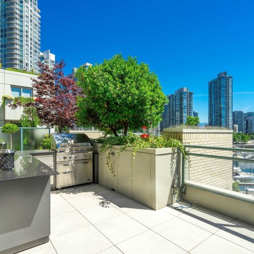 Photo 2 at 601 - 1228 Marinaside Crescent, Yaletown, Vancouver West